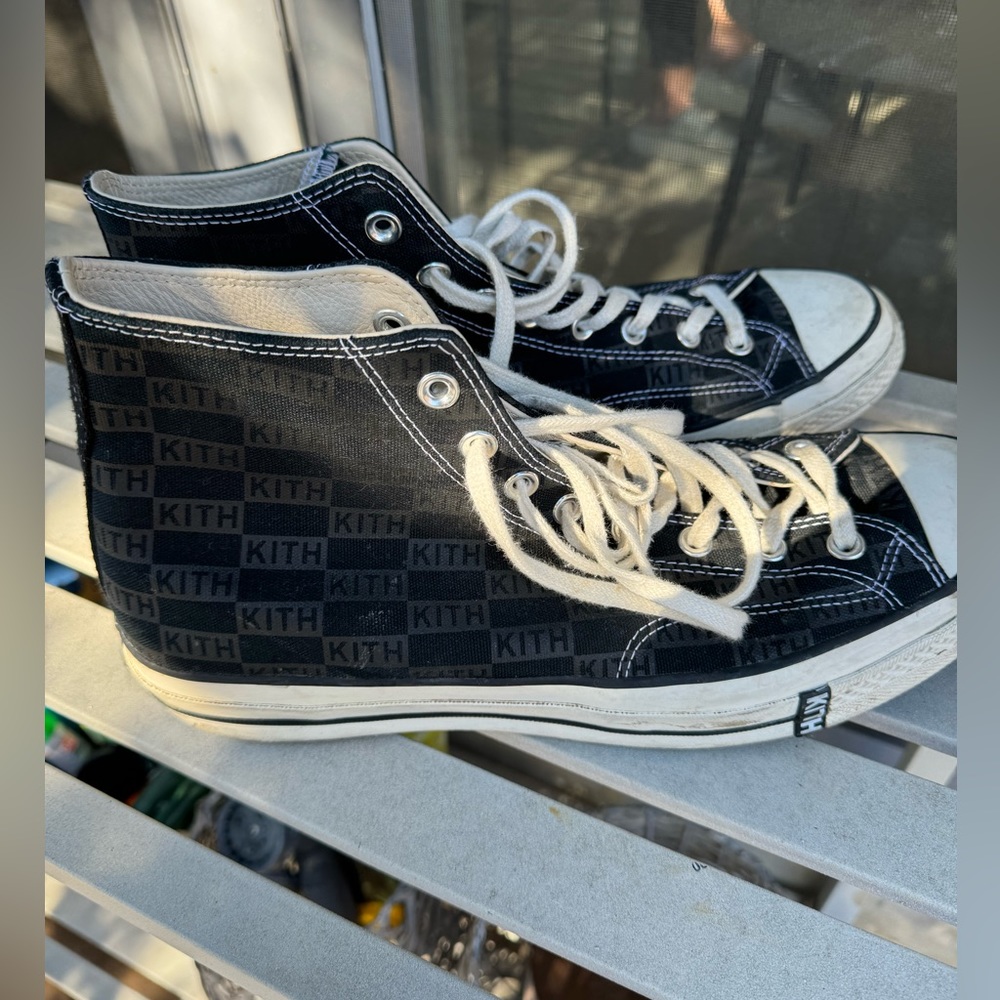 KITH Converse in black